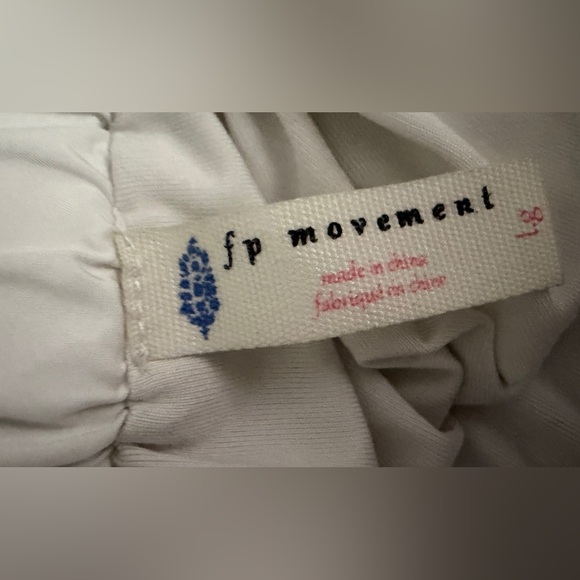 FP Movement White Summer Shorts w/ liner- Large Size, Perfect for Beach Days - Picture 6 of 8